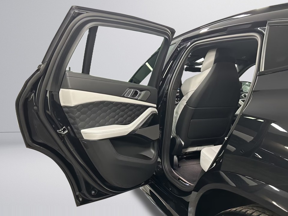 BMW X6 M Competition - foto 26