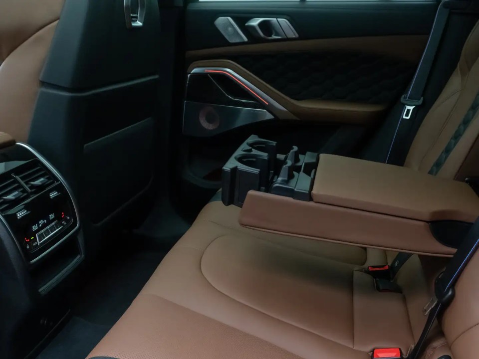 BMW X6 M Competition - foto 23