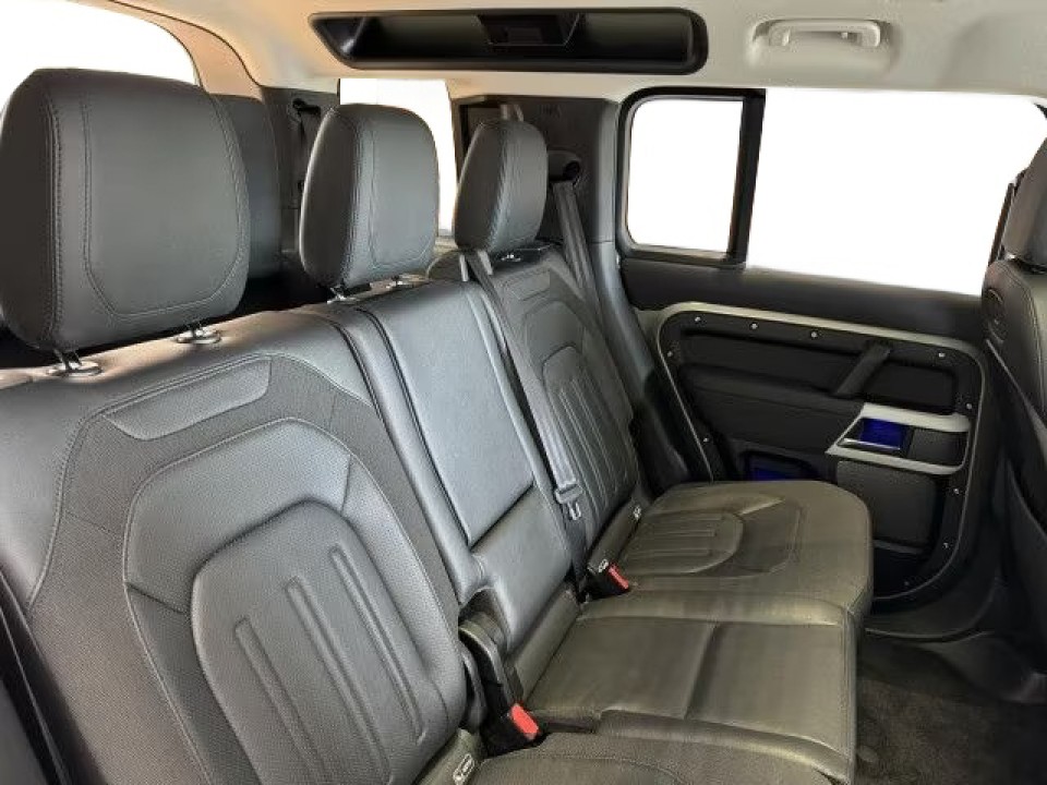 Land Rover Defender 110 D240 SE Black Pack - foto 6