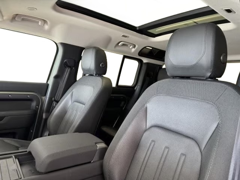 Land Rover Defender 110 D240 SE Black Pack - foto 8