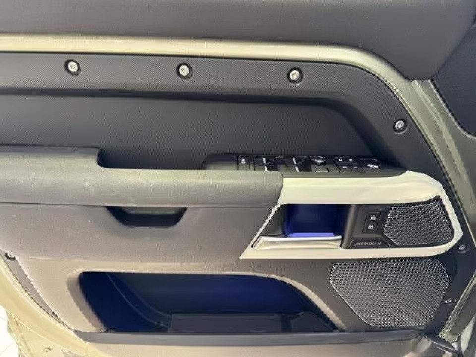 Land Rover Defender 110 D240 SE Black Pack - foto 18