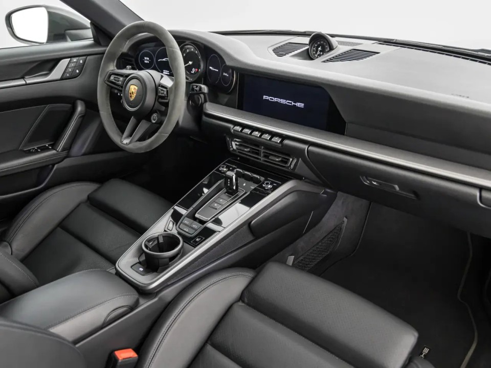 Porsche 911 Carrera - foto 7