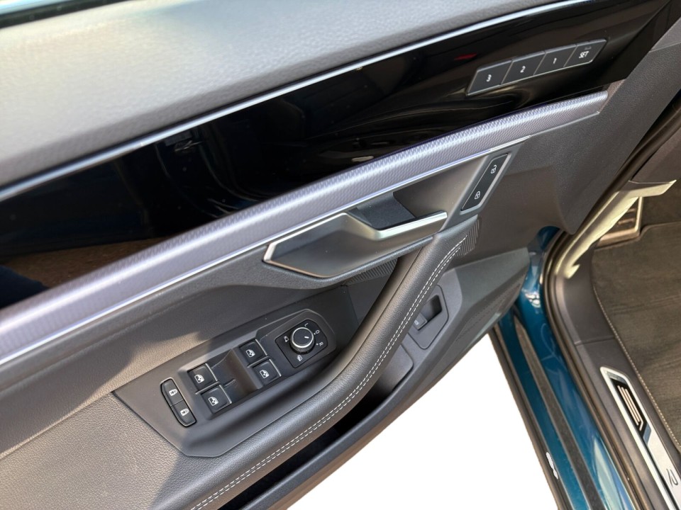 Volkswagen Touareg V6 TDI R-Line - foto 7