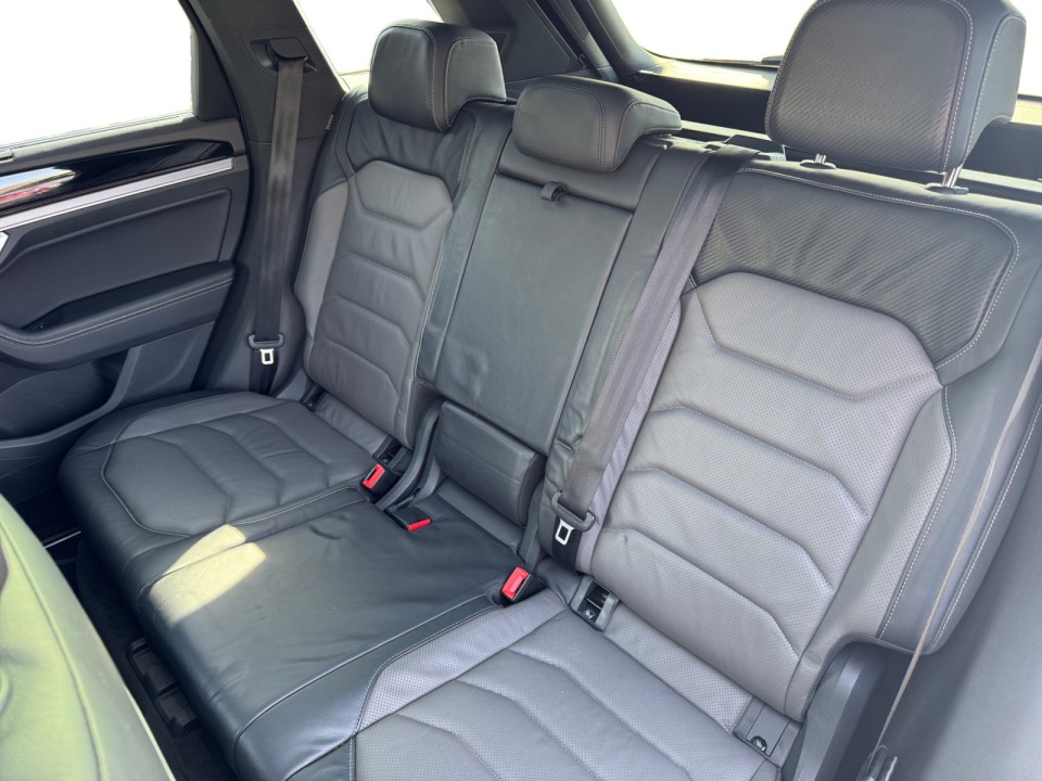 Volkswagen Touareg V6 TDI R-Line (4)