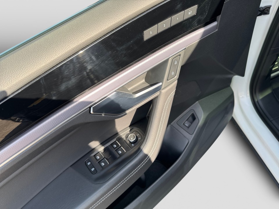 Volkswagen Touareg V6 TDI R-Line - foto 8