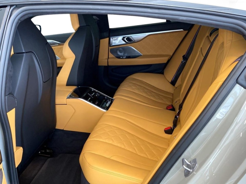 BMW M8 Competition Gran Coupe - foto 12