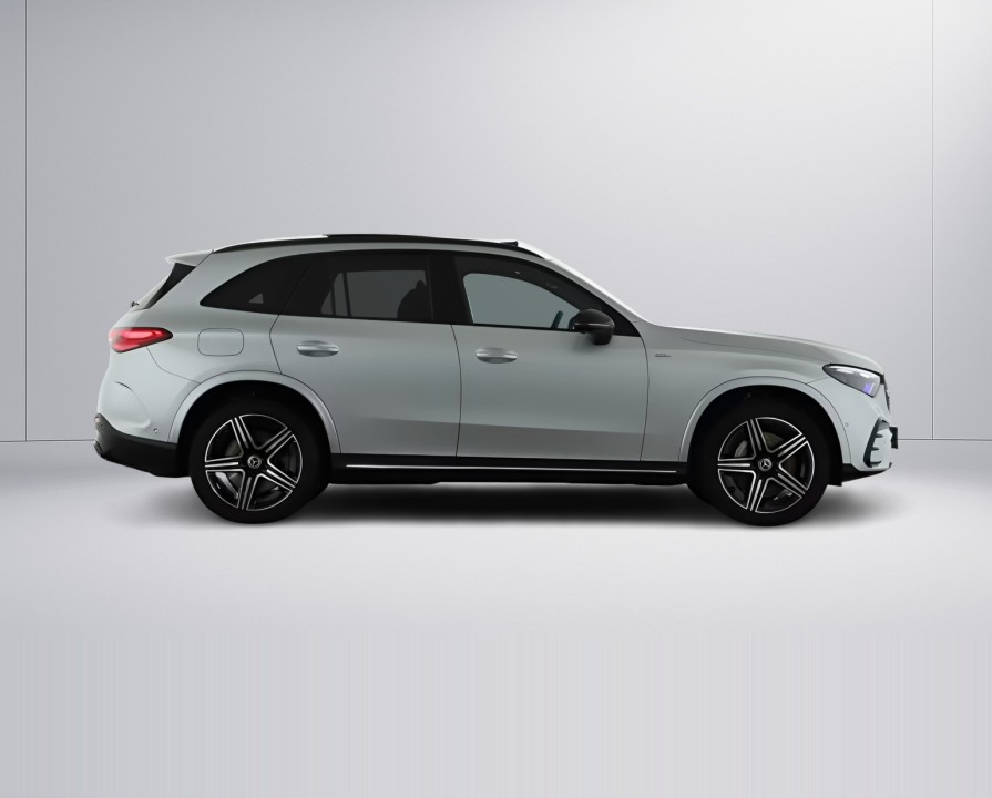 Mercedes-Benz GLC 300de 4MATIC AMG Line (2)