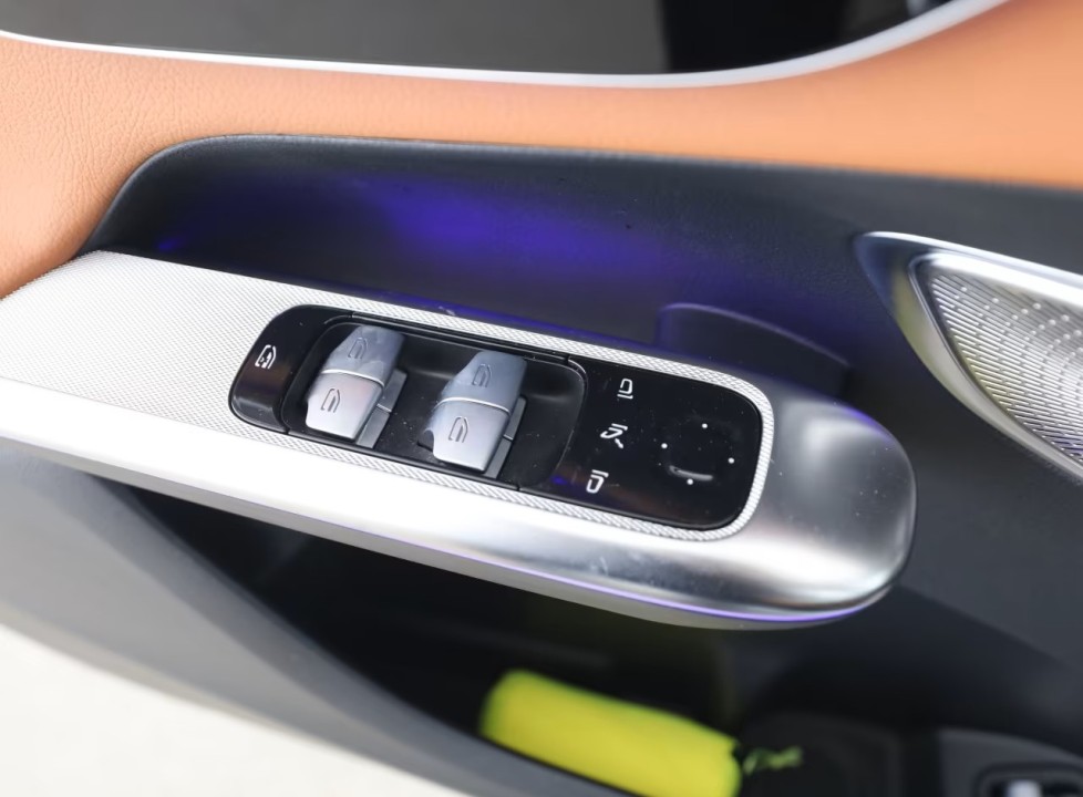 Mercedes-Benz GLC 300de 4MATIC AMG Line - foto 16