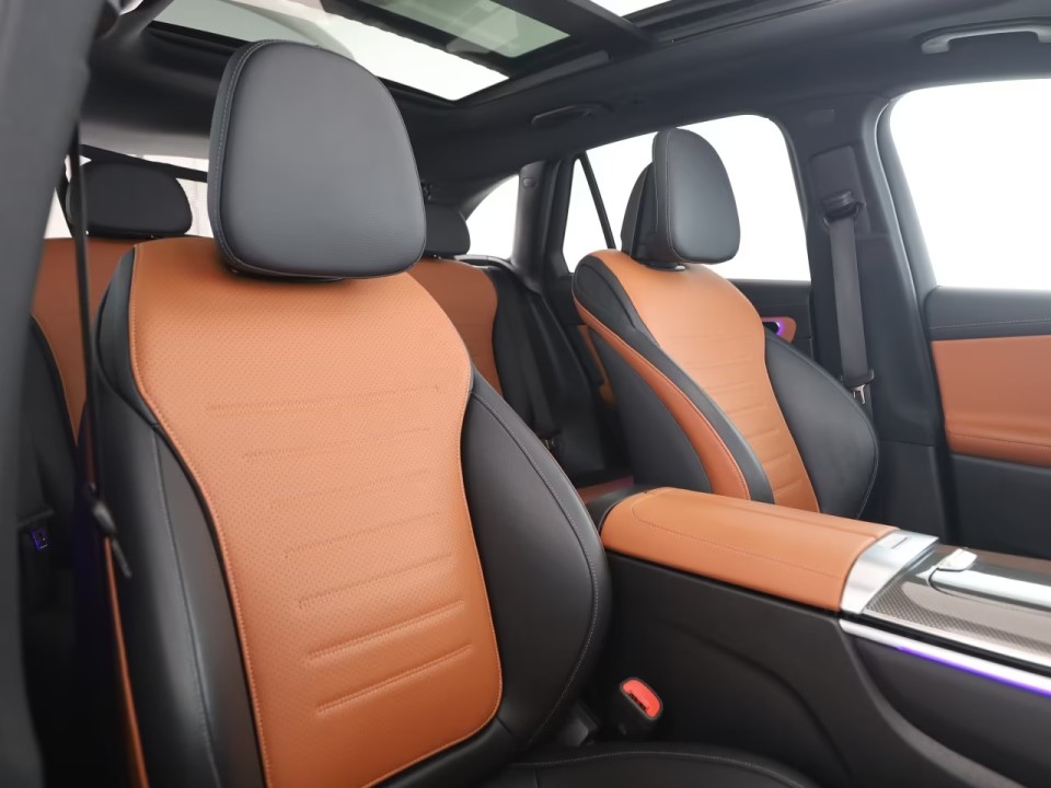 Mercedes-Benz GLC 300de 4MATIC AMG Line - foto 11