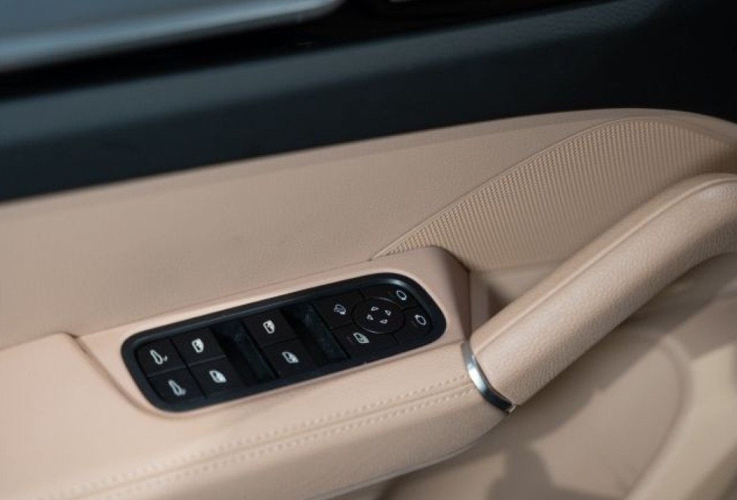 Porsche Cayenne Platinum Edition - foto 12