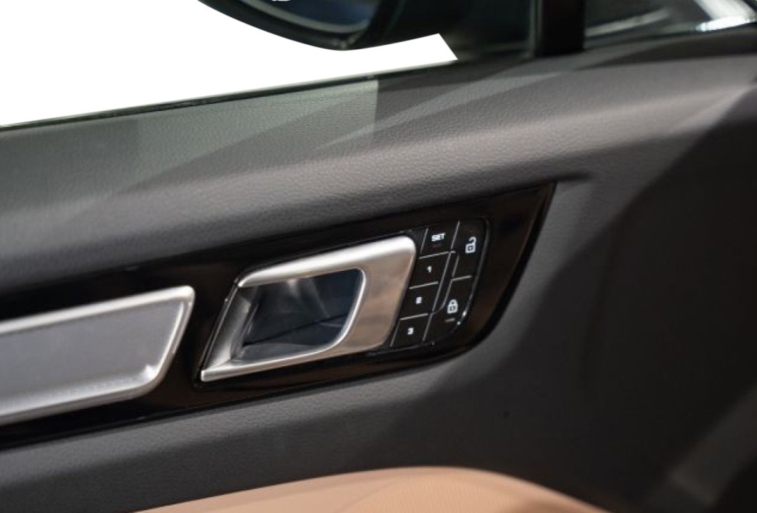 Porsche Cayenne Platinum Edition - foto 11