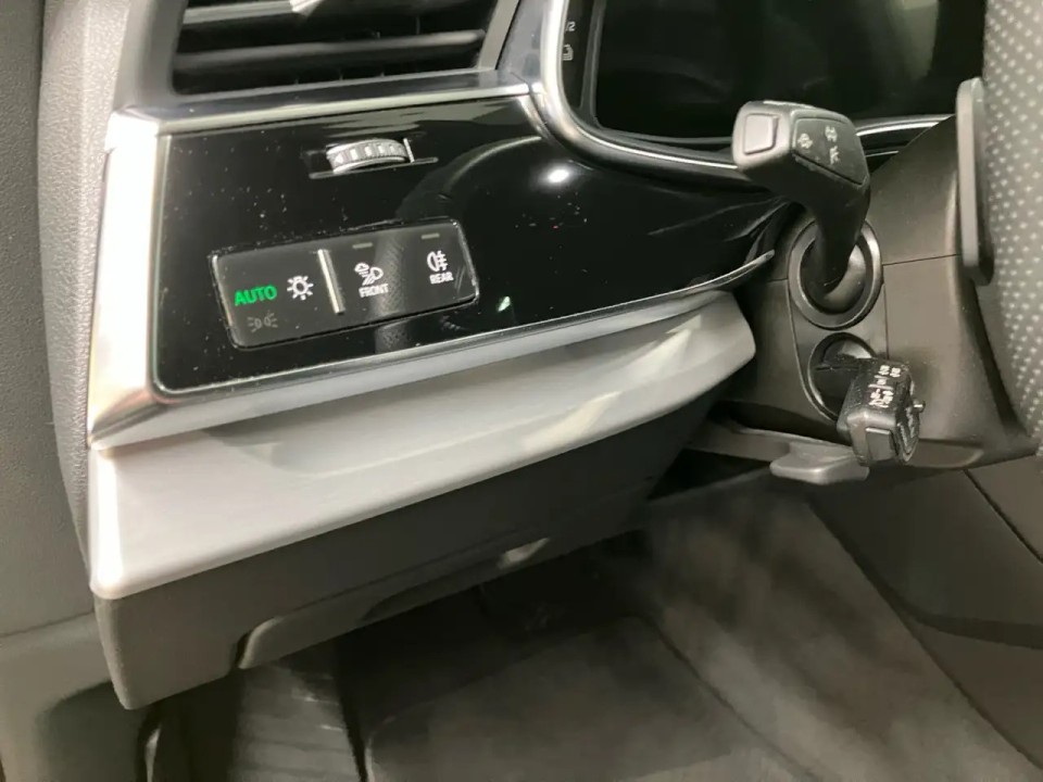 Audi Q7 55 TFSIe quattro - foto 7