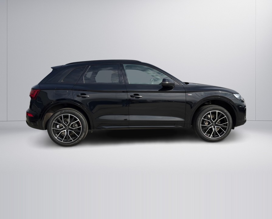 Audi Q5 40TDI quattro S tronic S-Line (2)