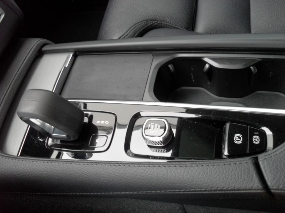 Volvo XC 90 T8 Recharge AWD Inscription Expression - foto 19