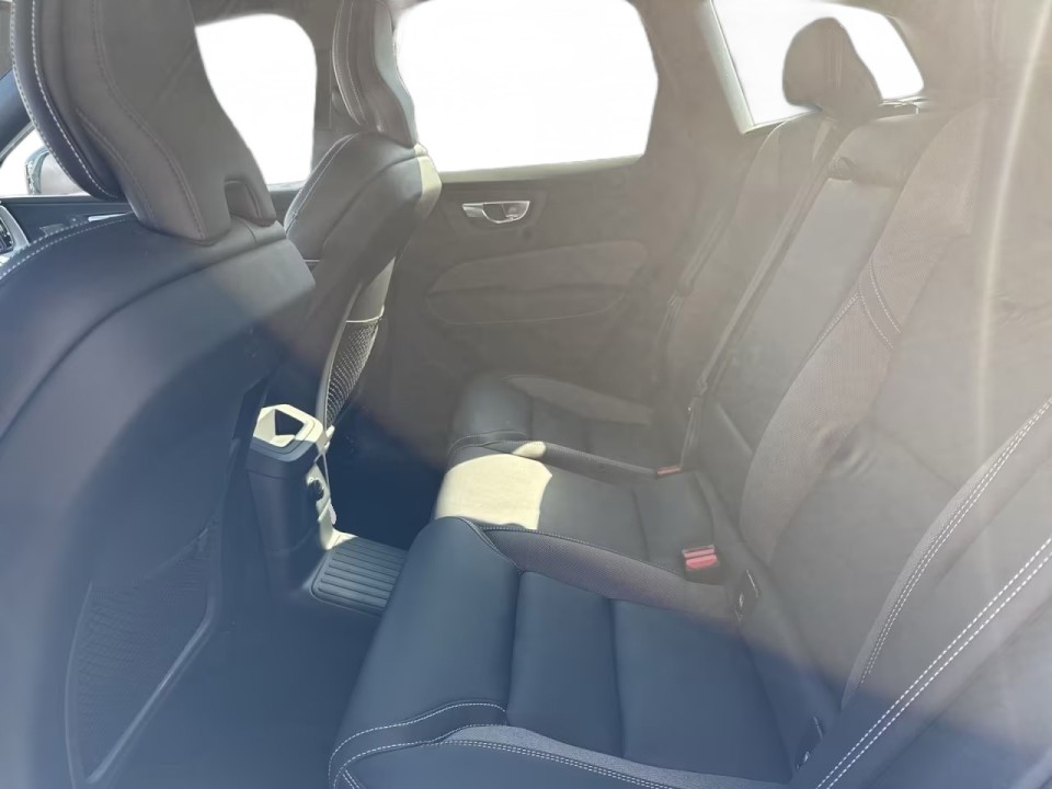 Volvo XC 60 T6 Recharge AWD R-Design - foto 12