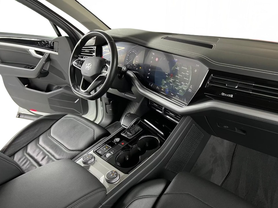 Volkswagen Touareg V6 TSI - foto 8