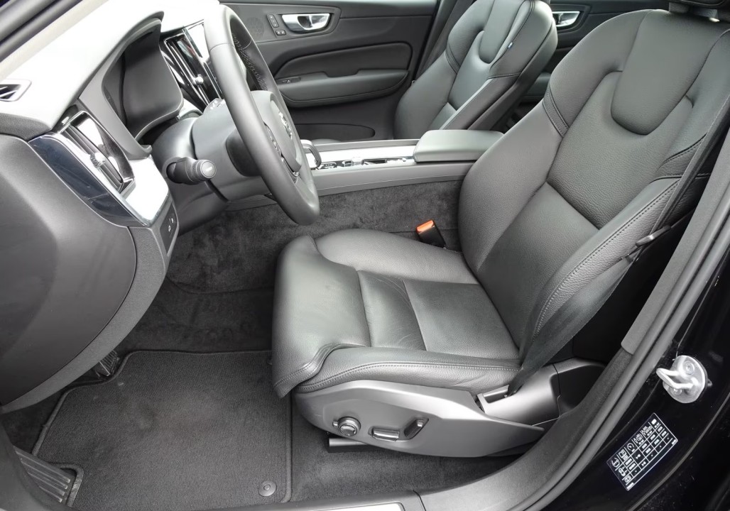 Volvo XC 60 T6 Recharge AWD Core - foto 8