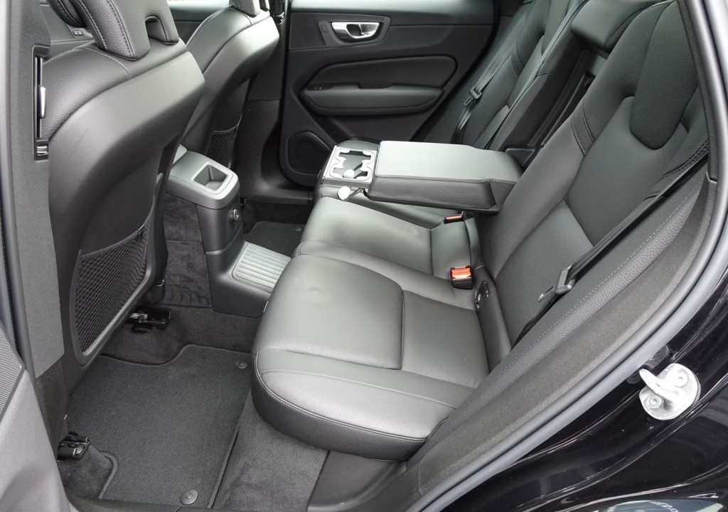 Volvo XC 60 T6 Recharge AWD Core - foto 9