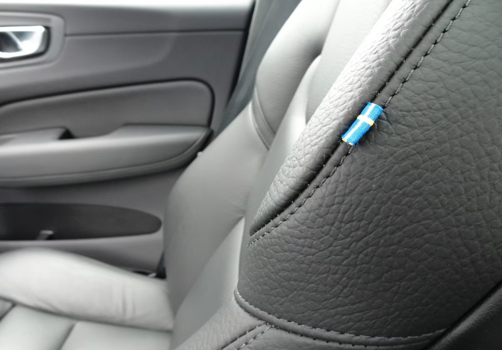 Volvo XC 60 T6 Recharge AWD Core - foto 16