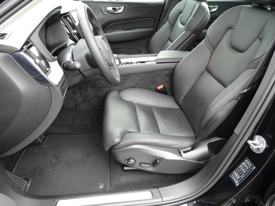 Volvo XC 60 T6 Recharge AWD Core - foto 8