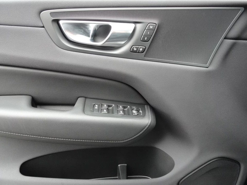 Volvo XC 60 T6 Recharge AWD Core - foto 20