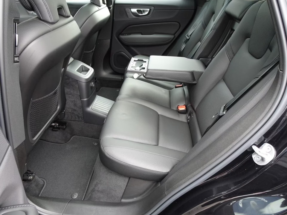 Volvo XC 60 T6 Recharge AWD Core - foto 18