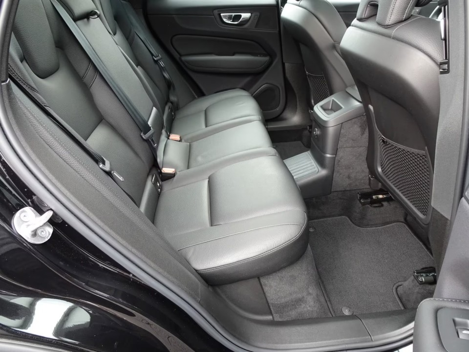 Volvo XC 60 T6 Recharge AWD Core - foto 17