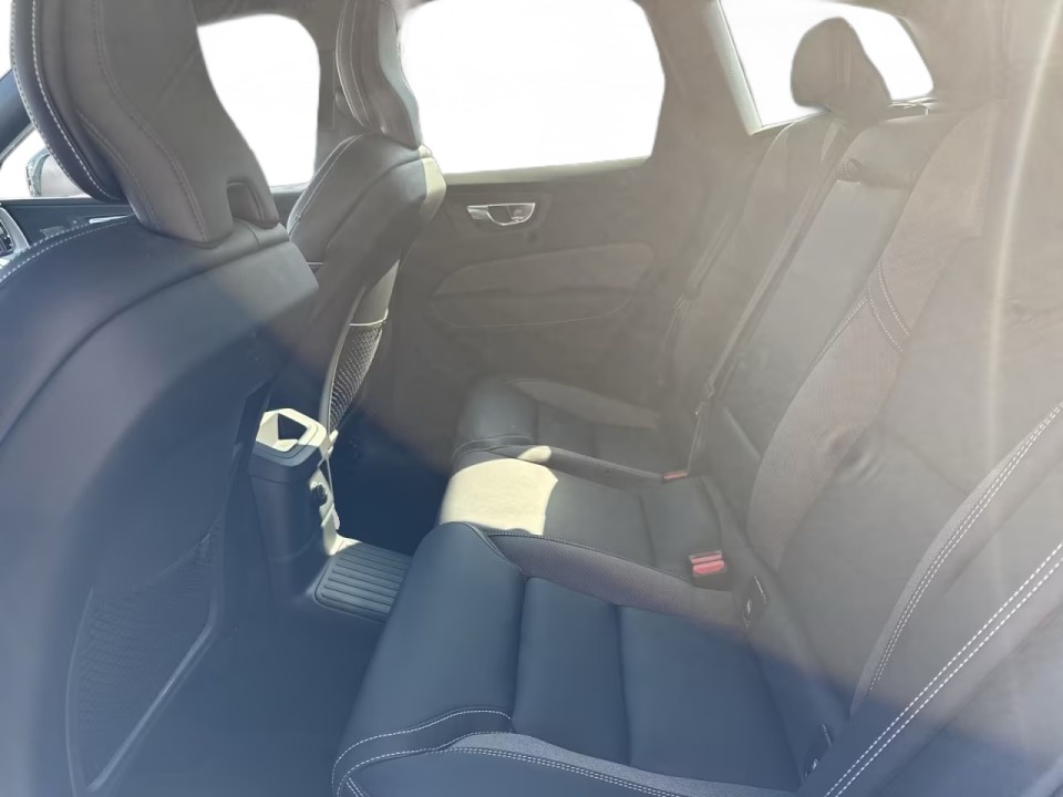 Volvo XC 60 T6 Recharge AWD R-Design - foto 8