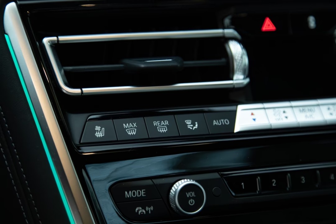 BMW M8 Competition - foto 12