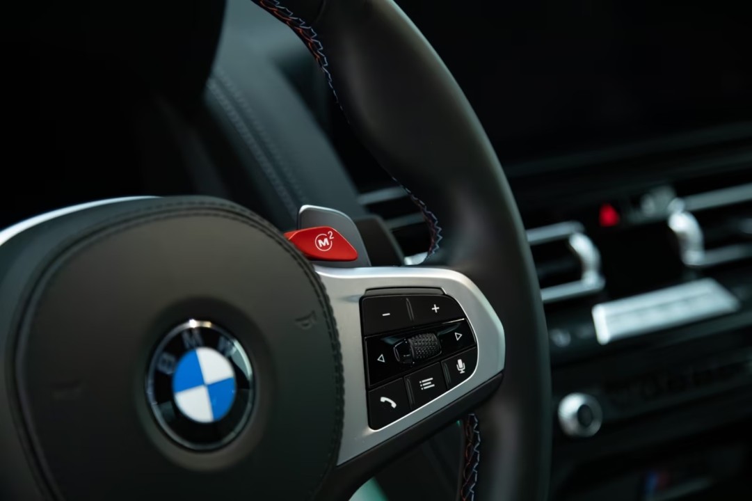 BMW M8 Competition - foto 9