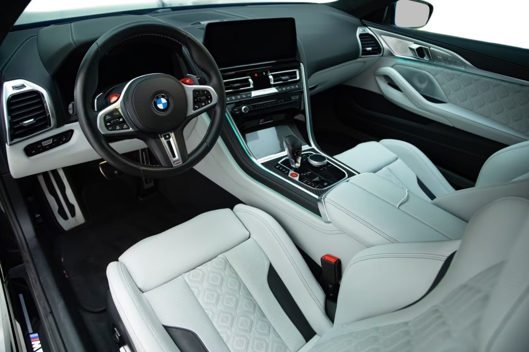 BMW M8 Competition - foto 6