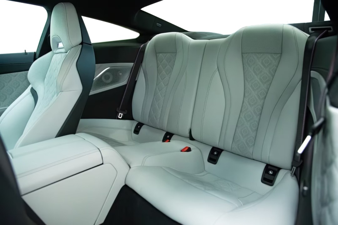 BMW M8 Competition - foto 17