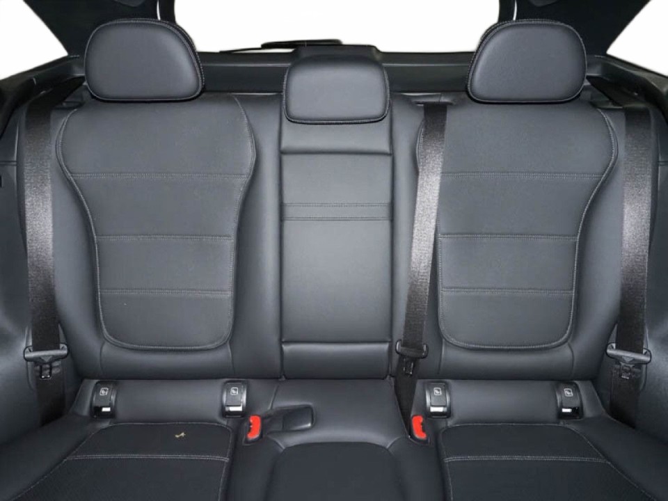 Mercedes-Benz GLC 300 4MATIC AMG Line - foto 12