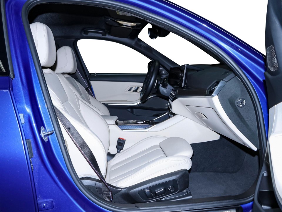 BMW Seria 3 330e xDrive M-Sport - foto 9