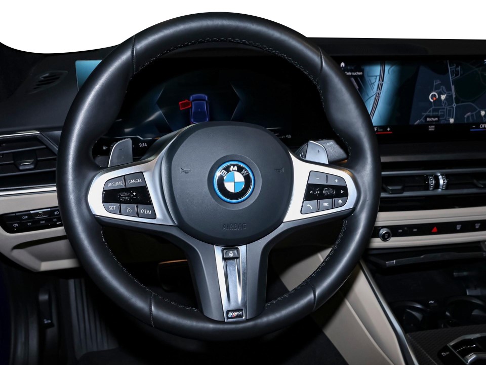 BMW Seria 3 330e xDrive M-Sport - foto 7