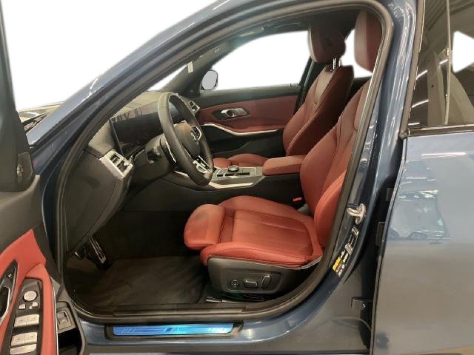 BMW Seria 3 330e xDrive M-Sport - foto 7