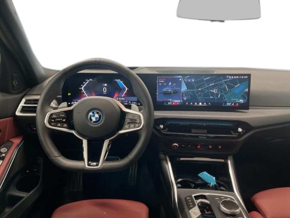 BMW Seria 3 330e xDrive M-Sport - foto 10