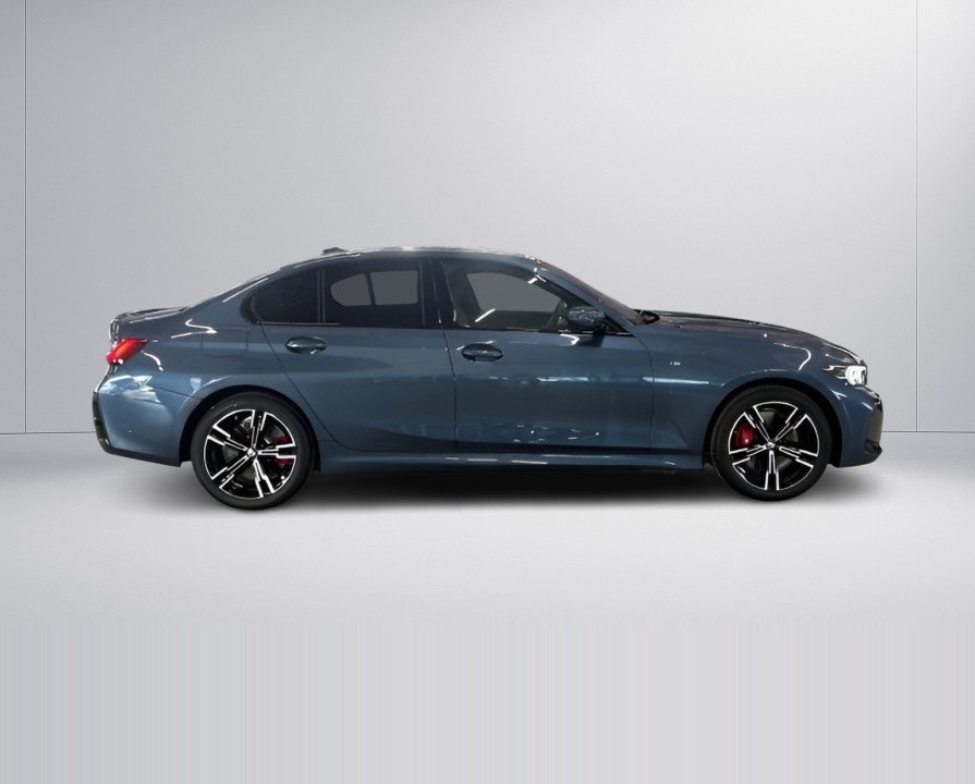 BMW Seria 3 330e xDrive M-Sport (3)