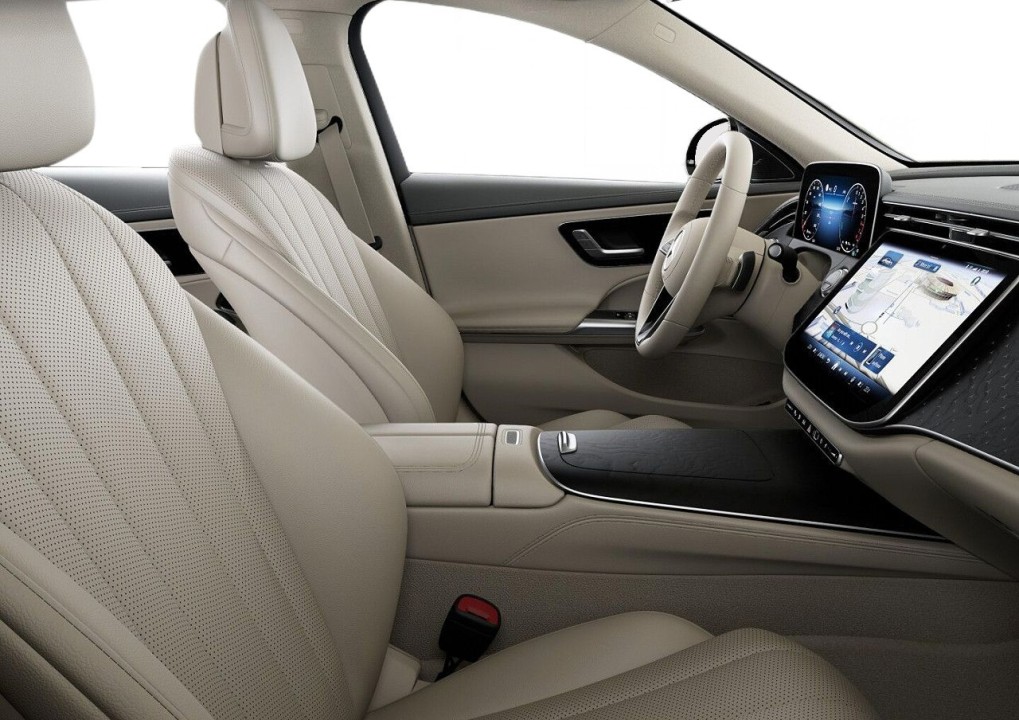 Mercedes-Benz E 300e Avantgarde - foto 14