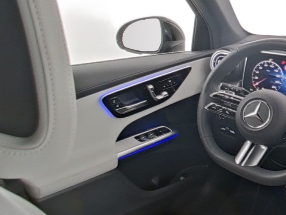 Mercedes-Benz GLC 300 4MATIC AMG Line - foto 6