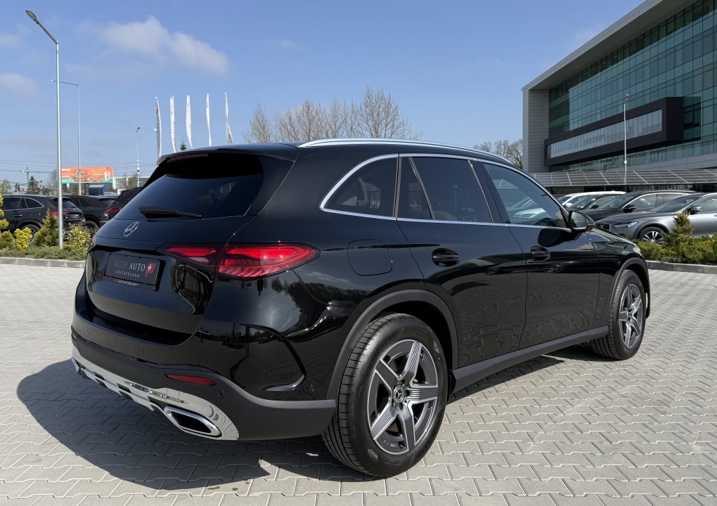 Mercedes-Benz GLC 300 4MATIC AMG Line (3)
