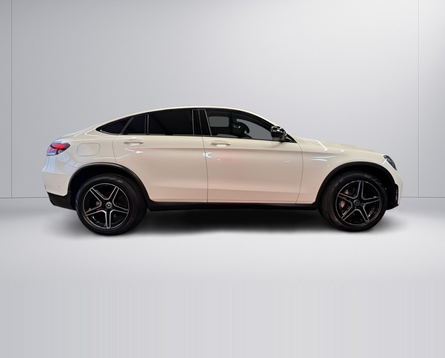 Mercedes-Benz GLC Coupé Mercedes-Benz GLC Coupe 300 4MATIC AMG Line (2)