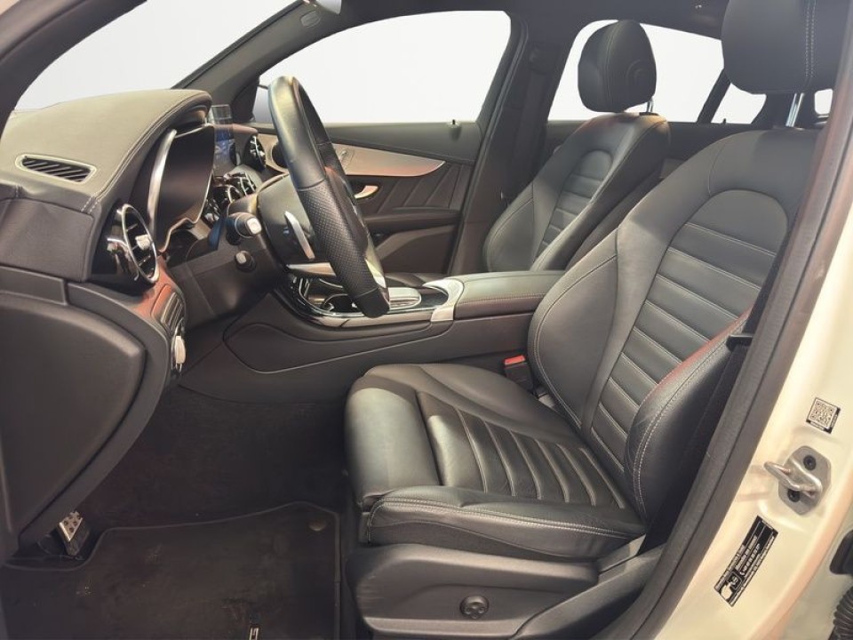 Mercedes-Benz GLC Coupé Mercedes-Benz GLC Coupe 300 4MATIC AMG Line - foto 9