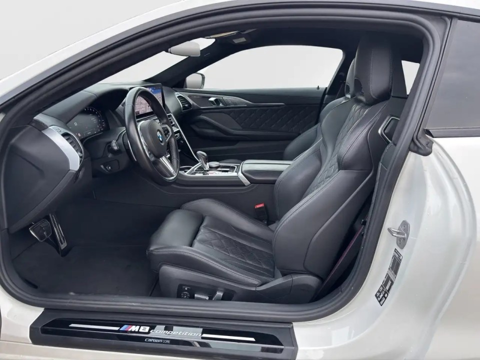 BMW M8 Competition - foto 10