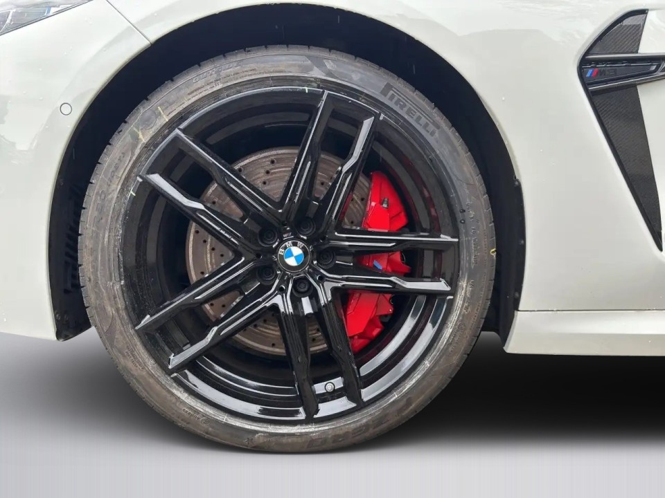 BMW M8 Competition - foto 14