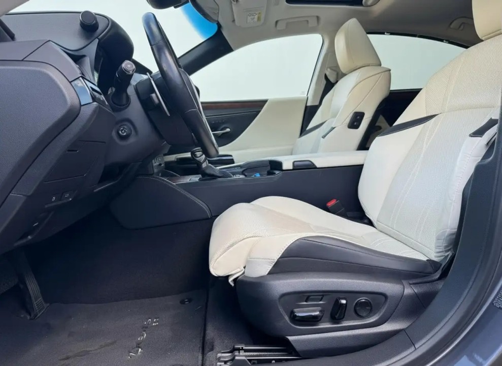 Lexus Seria ES 300h President Line - foto 6