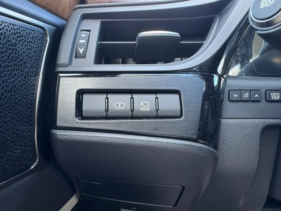 Lexus Seria ES 300h President Line - foto 17