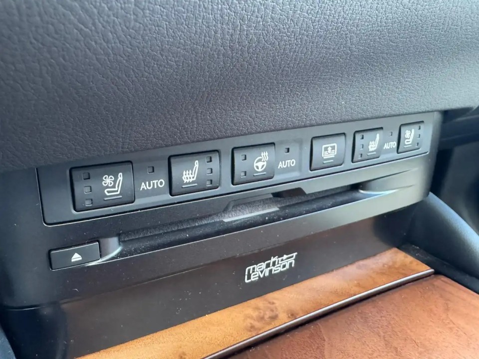 Lexus Seria ES 300h President Line - foto 14