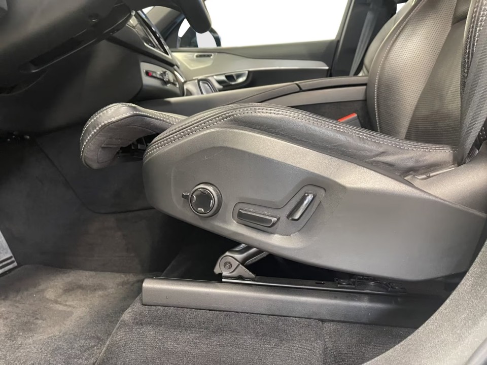 Volvo XC 90 T8 Recharge AWD R-Design - foto 14