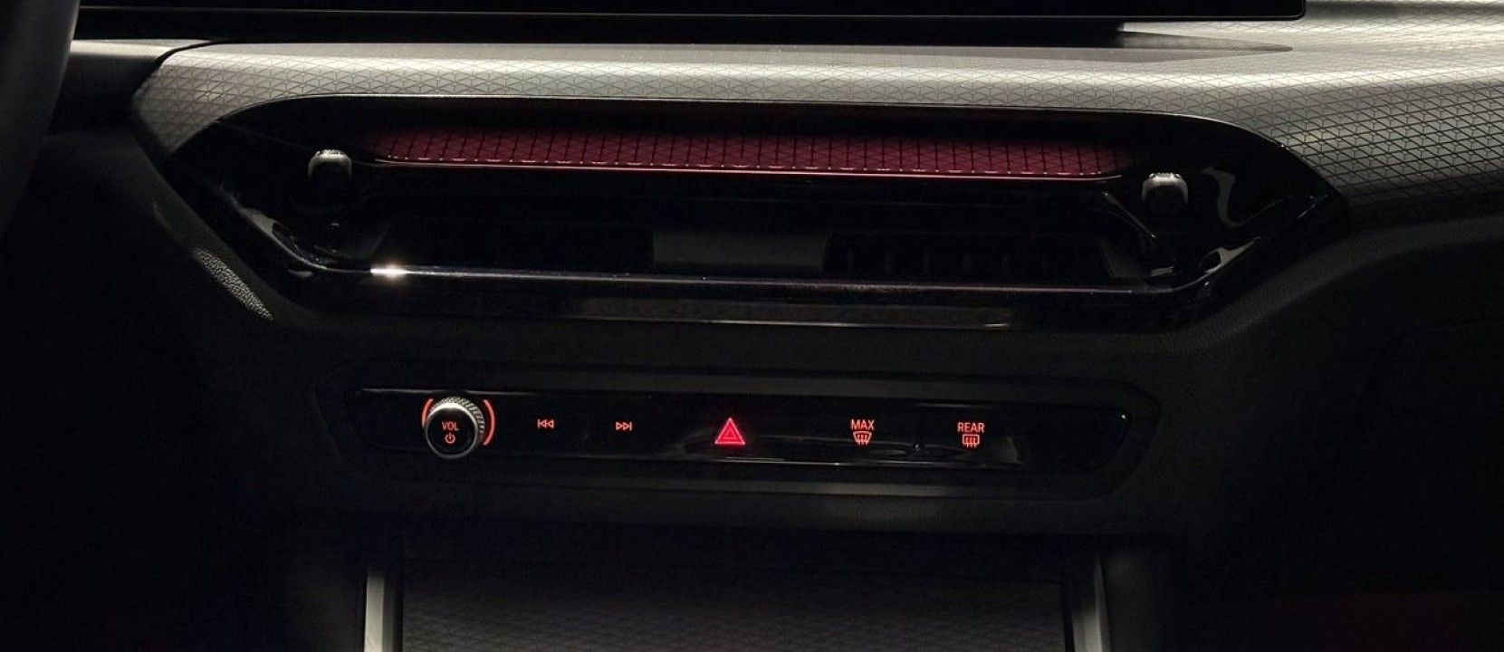 BMW Seria 3 330e xDrive M-Sport Pro - foto 13